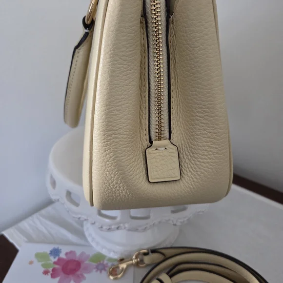 Coach Small Savannah Carryall NWT Color: Moonlight - Picture 4 of 7